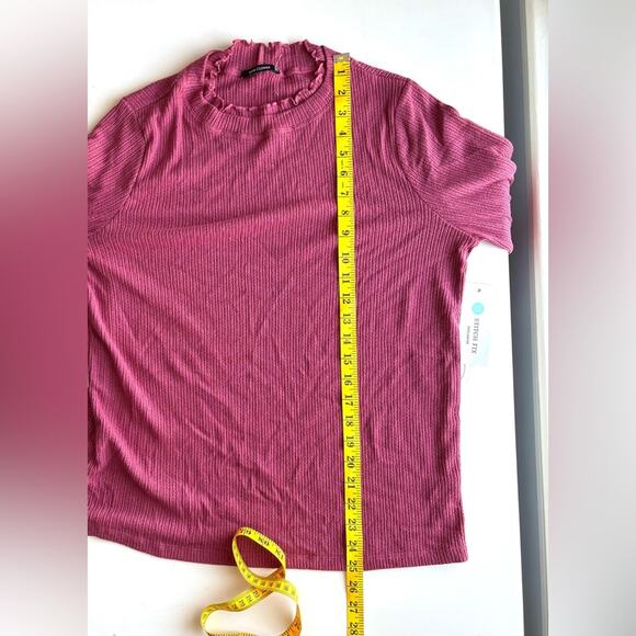 Clover Pink Top, Long Sleeves, Ribbing, High Ruffle Neck, Women's Size L - Picture 5 of 7